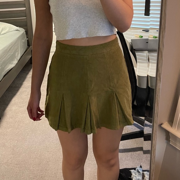 Urban Outfitters BDG pleated corduroy skirt - Picture 1 of 5